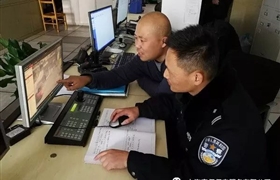 “只因?yàn)樵谌巳褐卸嗫戳四阋谎邸?></a>
												</div>
												<div   id=