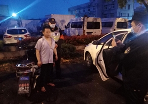 凌晨推車形跡可疑  宗保保安洞察智擒   ——孫橋輔警項(xiàng)目隊(duì)員合力