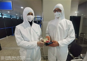 浦東機場抗疫一線執(zhí)勤隊員撿到錢包 ——宗保公司參與疫情防控一線