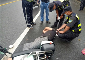 巡邏遇交通事故  宗保保安忙施救——宗保公司駐高橋市容項目隊員