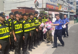 盡職盡責(zé)有作為  扎實工作受贊揚—三林市容項目隊員受到甲方領(lǐng)導(dǎo)