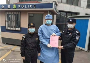 發(fā)現(xiàn)違規(guī)警惕高 規(guī)范處置形象好 ——惠南區(qū)域隊員及時制止違規(guī)進