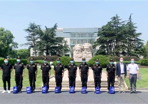 上海市保安服務(wù)行業(yè)協(xié)會(huì)領(lǐng)導(dǎo)慰問宗保公司員工