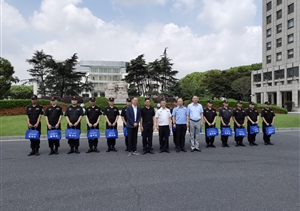 上海市公安局治安總隊(duì)、市保安服務(wù)行業(yè)協(xié)會領(lǐng)導(dǎo)看望慰問宗保公司