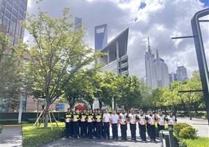 宗保公司開(kāi)展夏季送清涼活動(dòng)—公司領(lǐng)導(dǎo)看望慰問(wèn)一線員工